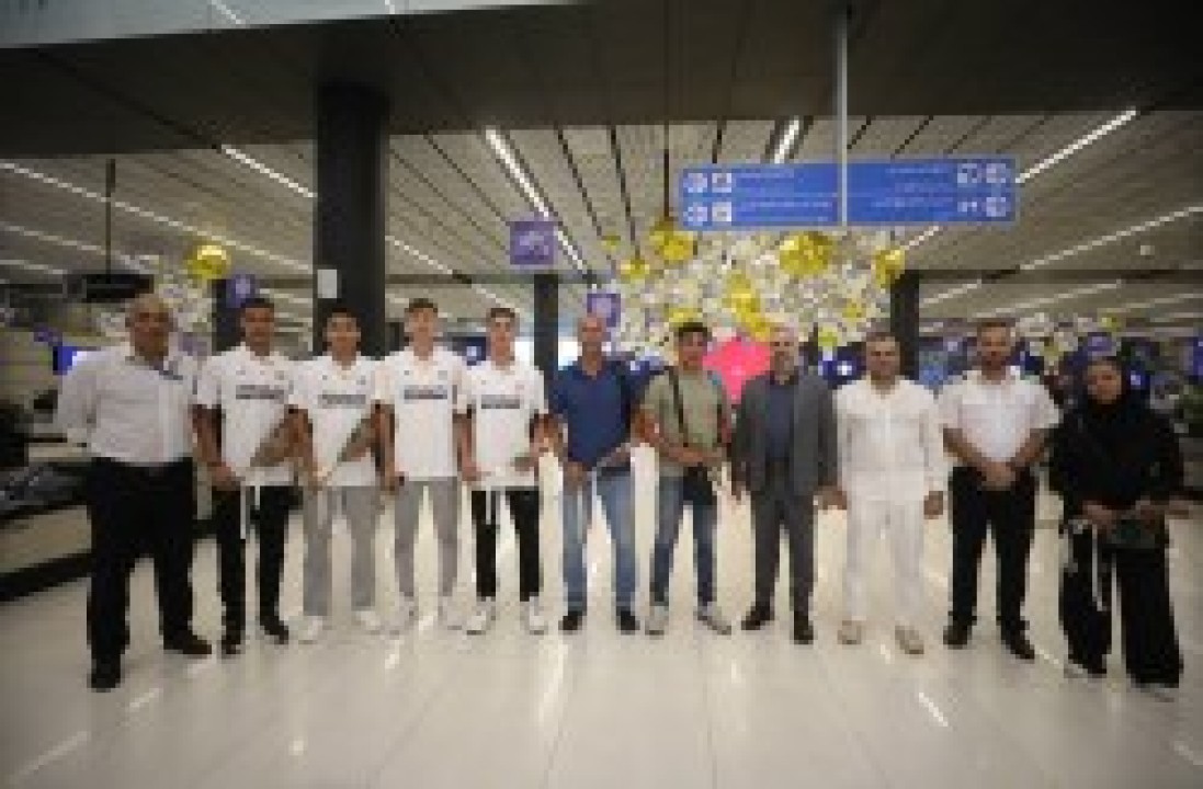 والیبالیست های ساحلی، پیش از قطر درکیش تمرین می کنند والیبالیست های ساحلی، پیش از قطر درکیش تمرین می کنند