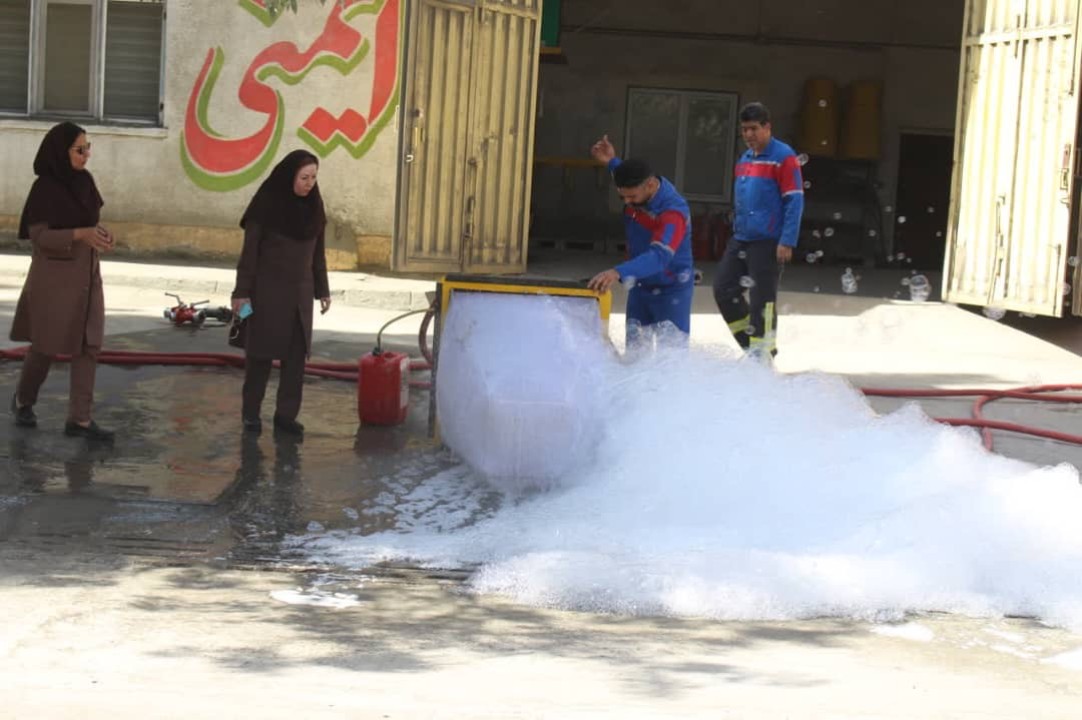 برگزاری مانورهای ایمنی و تجلیل از آتشنشانان در شرکتهای سیمانی سیتا برگزاری مانورهای ایمنی و تجلیل از آتشنشانان در شرکتهای سیمانی سیتا