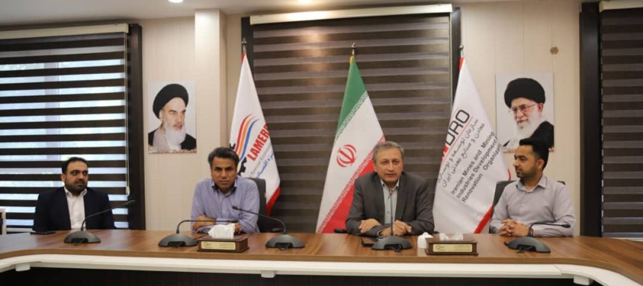 تجلیل از پرستاران درمانگاه منطقه ویژه اقتصادی لامرد در سالروز میلاد حضرت زینب (س) تجلیل از پرستاران درمانگاه منطقه ویژه اقتصادی لامرد در سالروز میلاد حضرت زینب (س)