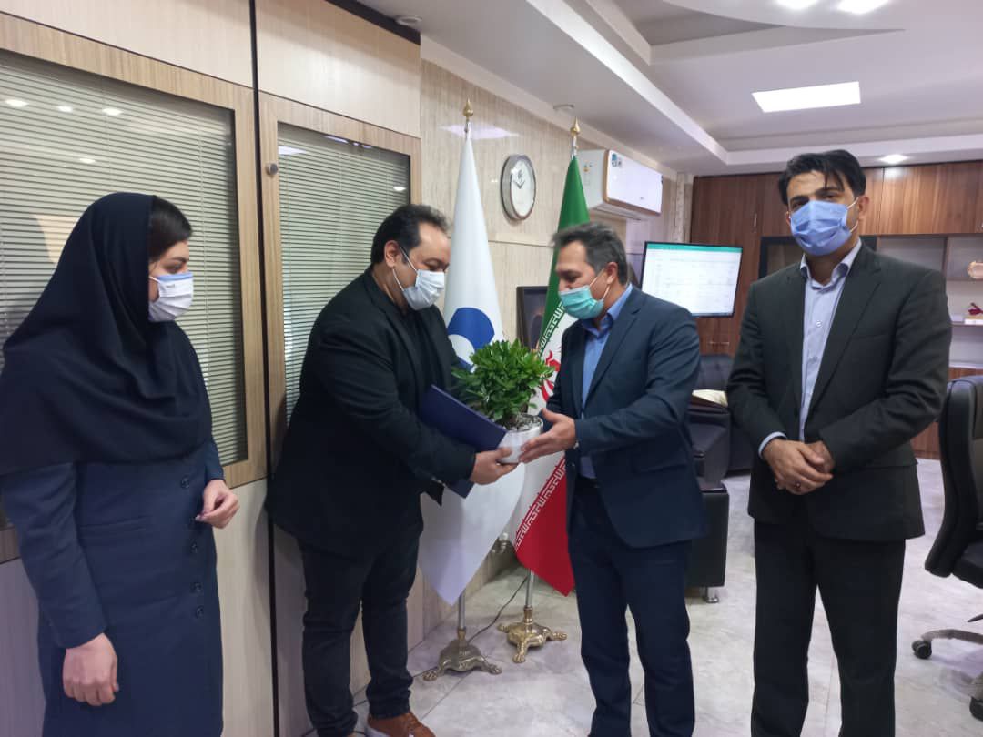 تقدیر از نماینده برتر بیمه‌های عمر بیمه دانا